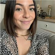 Je suis en étude pour devenir enseignante, je donne des cours de soutient de la primaire au collège